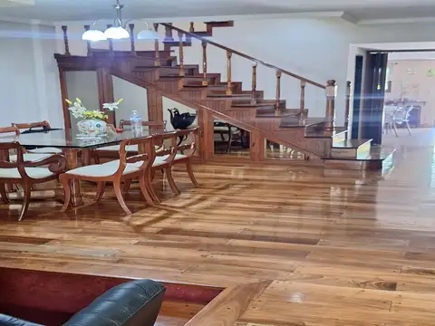 CASA 5 AMBIENTES PILETA QUINCHO COCHERAS  
