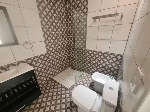 Casa 6 ambientes con 2 baños