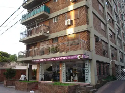 Departamento monoambiente en edificio Torre vista al río. - Olivos