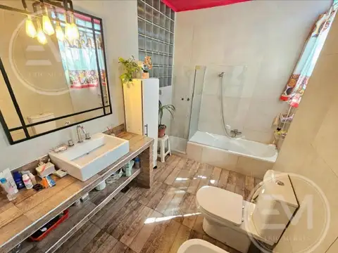 Depto Tipo Casa en Venta 90 años