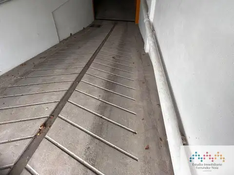 Cochera cubierta  en subsuelo en Banfield oeste