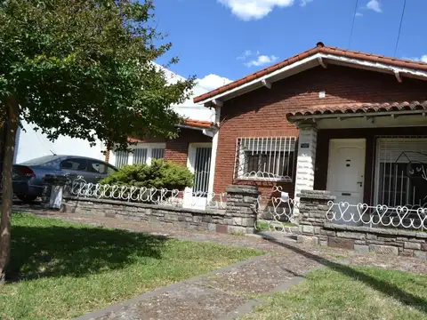 Venta casa en Villa Luzuriaga