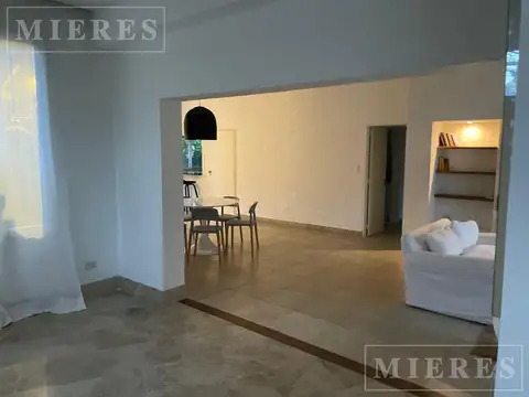 Casa 5 ambientes con 3 baños