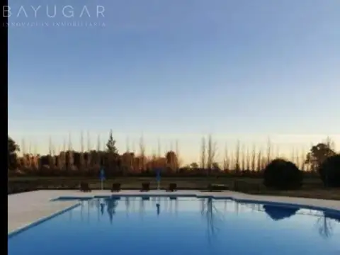 Venta - Lote Central con Vista al Golf en Pinares Country Club