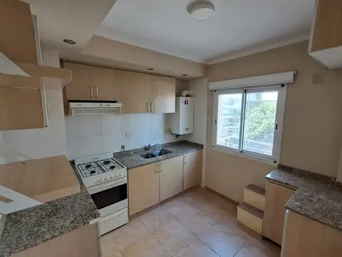 Departamento en Alquiler en Echesortu, $ 640.000