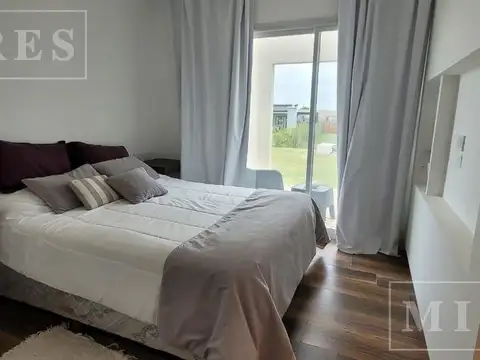 Casa en Alquiler Temporal con 1 cochera