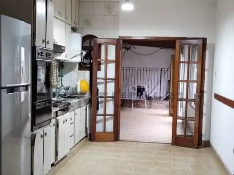Avenida 7 esq. 513 , Piso 1