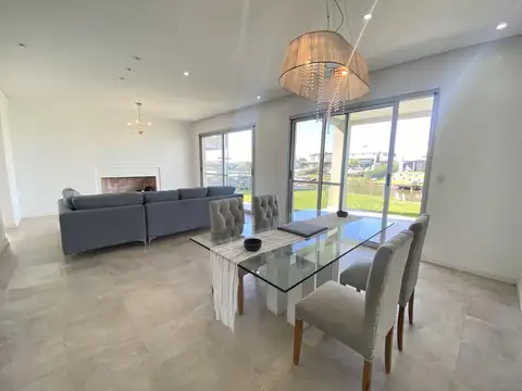 Casa en Venta de 4 dormitorios
