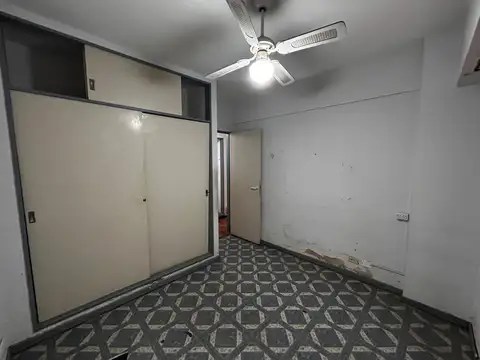 VENTA DPTO 2 AMBIENTES/PATIO EN FLORES