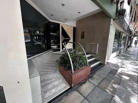 VENTA DPTO 2 AMBIENTES/PATIO EN FLORES
