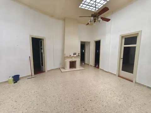 Oficina en Alquiler 50 años