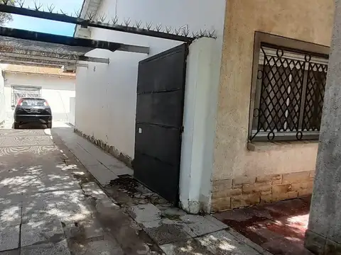 Casa en venta - 2 Dormitorios 1 Baño - Mar del Plata