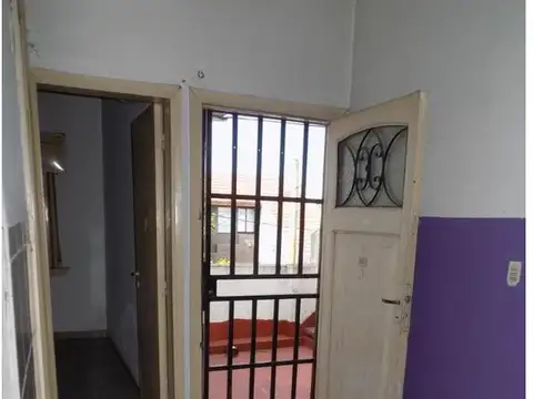 PH AL FRENTE, 4 AMBIENTES, 2 PLANTAS.