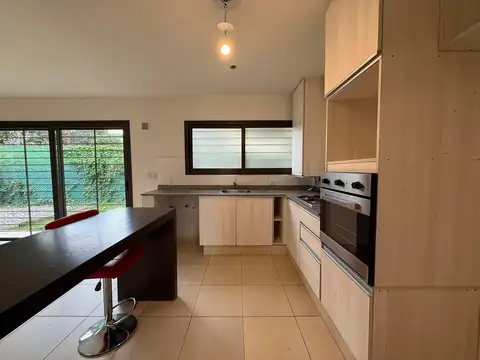 Casa en Alquiler 1 año