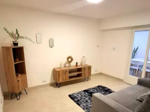 Venta Departamento 1 Ambiente y Medio con Patio. Zona Aldrey