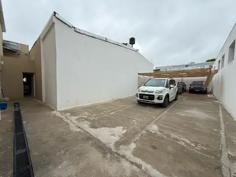 Galpon en Venta 32  mts Fondo