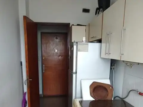 Departamento 2 ambientes con vista abierta. Escucha ofertas en venta