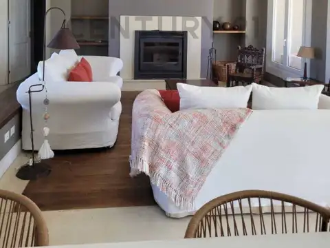 Casa en Alquiler en Estancia Villa Maria, USD 1.900