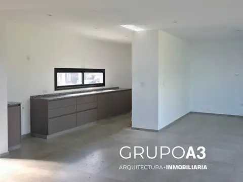 Casa 5 ambientes con 1 baño