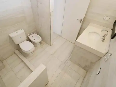 Depto Tipo Casa 4 ambientes con 2 baños