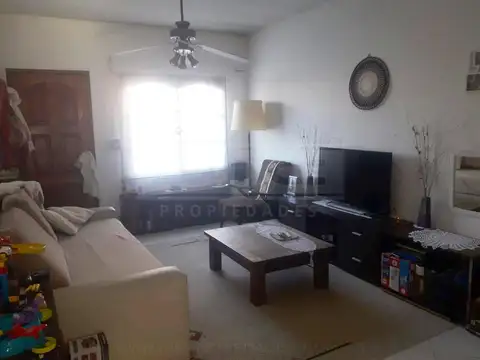 Combet al 5700 entre Simon e Ituzaingo