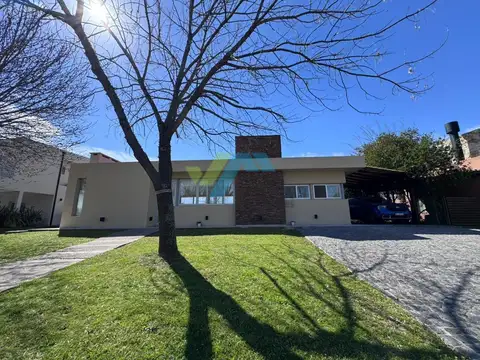 Casa en Alquiler en El Cazal, USD 1.450