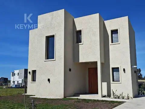 Casa 5 Ambientes Santa Elisa - Pilar del Este