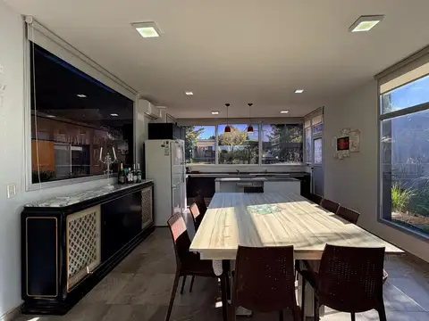 CASA VENTA COSTA ESMERALDA PILETA CLIMATIZADA RI