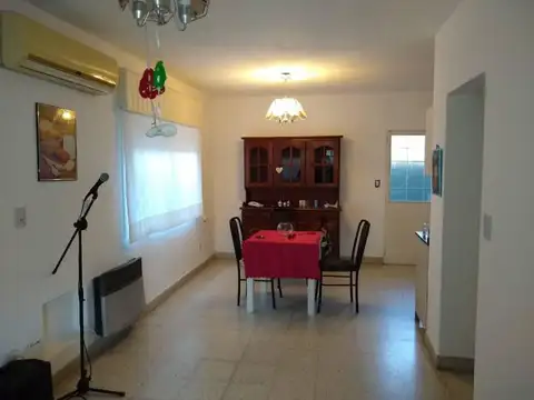 Venta | Casa | 2 Dormitorios | Capitán Bermúdez | Barrio Centro