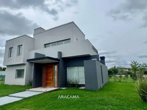 Casa en Venta en Barrio Privado Santa Ines - Canning