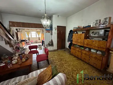Depto Tipo Casa 4 ambientes con 2 baños