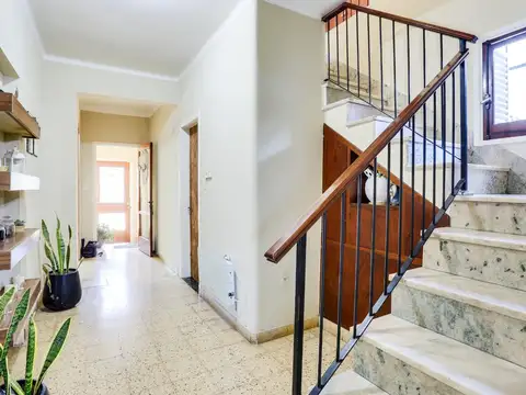 Casa 5 ambientes con 3 baños