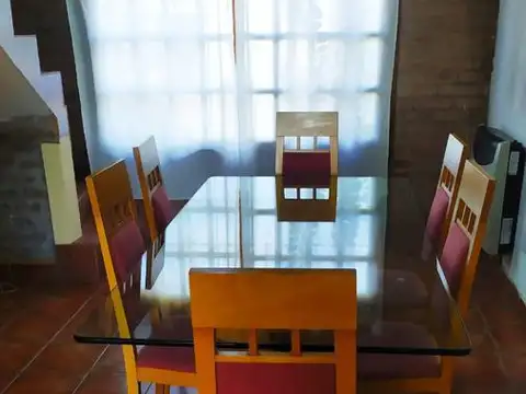 Casa 5 ambientes con 1 baño