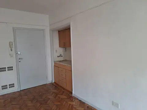 Pena 2000, Piso 8