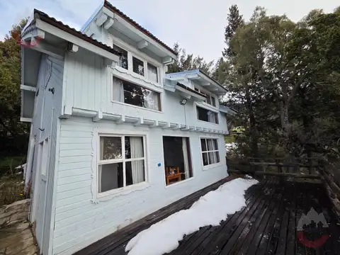 Casa 5 ambientes con 2 baños