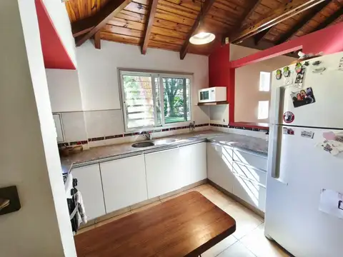 Casa 5 ambientes con 2 baños
