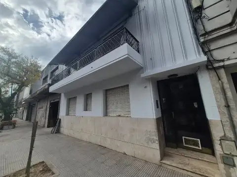 Departamento Tipo casa 2 ambientes con 2 patios reciclado a nuevo  excelente estado