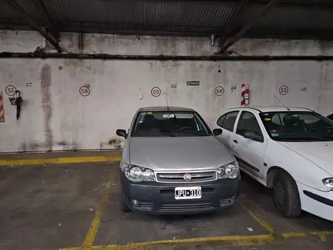 Venta Cochera Fija  por rampa Recoleta seg 24 hs