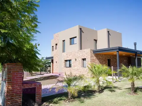 Casa  en Venta en Puertos, Escobar, G.B.A. Zona Norte