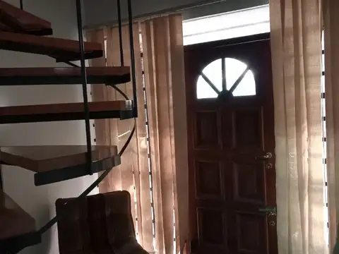 CASA EN VENTA - LA PLATA