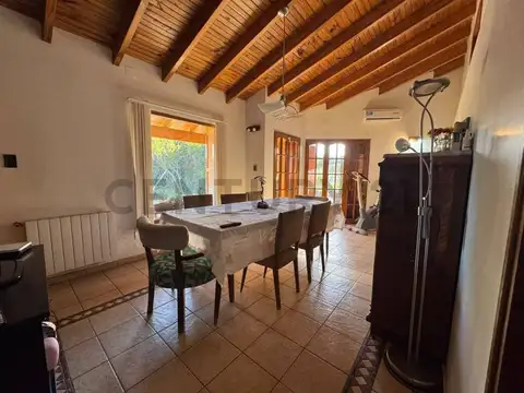 CASA EN VENTA EN CHACRAS DE CORIA