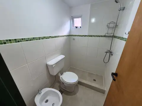 Casa 2 ambientes con 1 baño