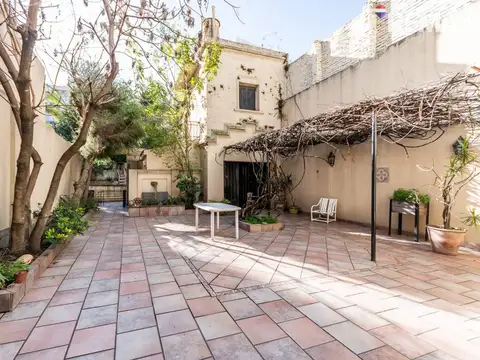 Venta chalet, 8 amb, 5 cocheras, Quincho, Pileta