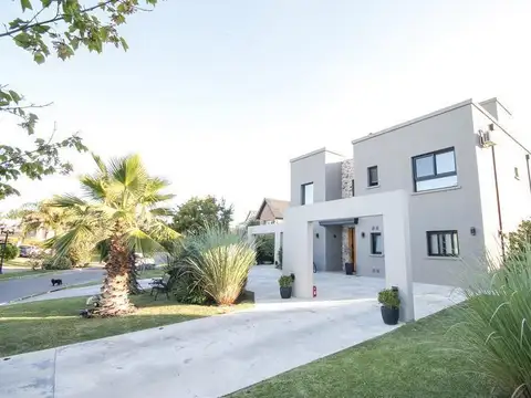 Casa en Venta en El Roció, USD 550.000