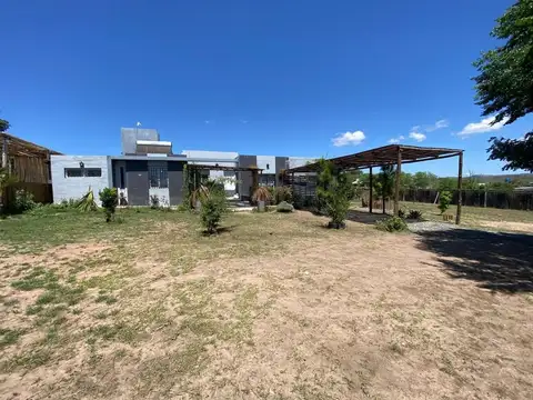 VENTA CASA EN VILLA GIARDINO 5 HAB CON PILETA