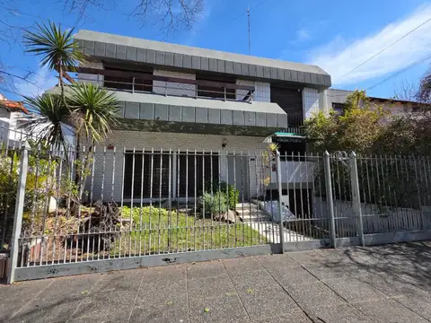 Casa - Venta - Argentina, Villa Sarmiento - Ribes 186