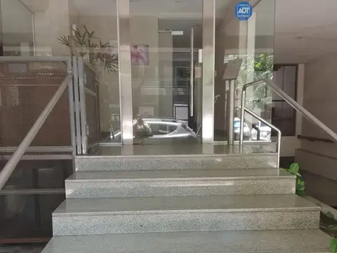 ALQUILER de 2 ambientes con balcón