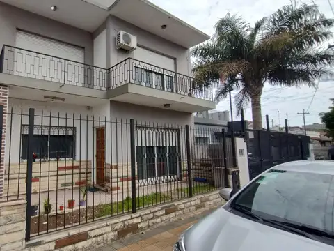Depto Tipo Casa en Venta en Morón Sur, USD 95.000