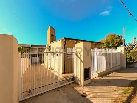 VENTA EN BLOQUE. Proyecto comercial en corredor Ruta 11 | Dos casas + opción lotes linderos