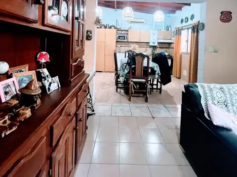 Casa en venta, 3 deormitorios, pileta